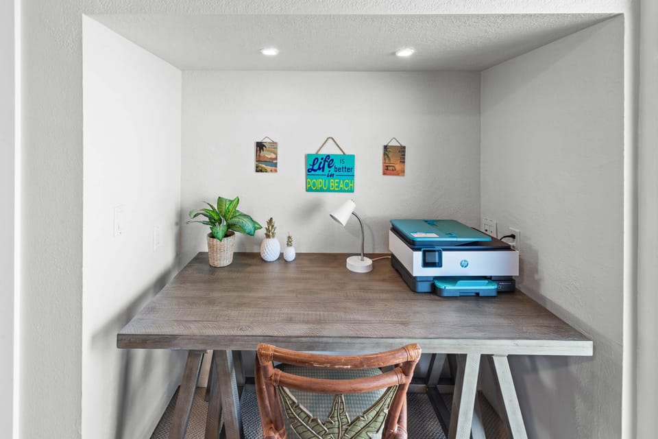 Desk in Second bedroom