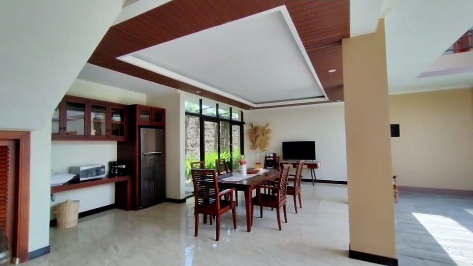 Villa, 3 Bedrooms, Private Pool | Private kitchen | Electric kettle, toaster