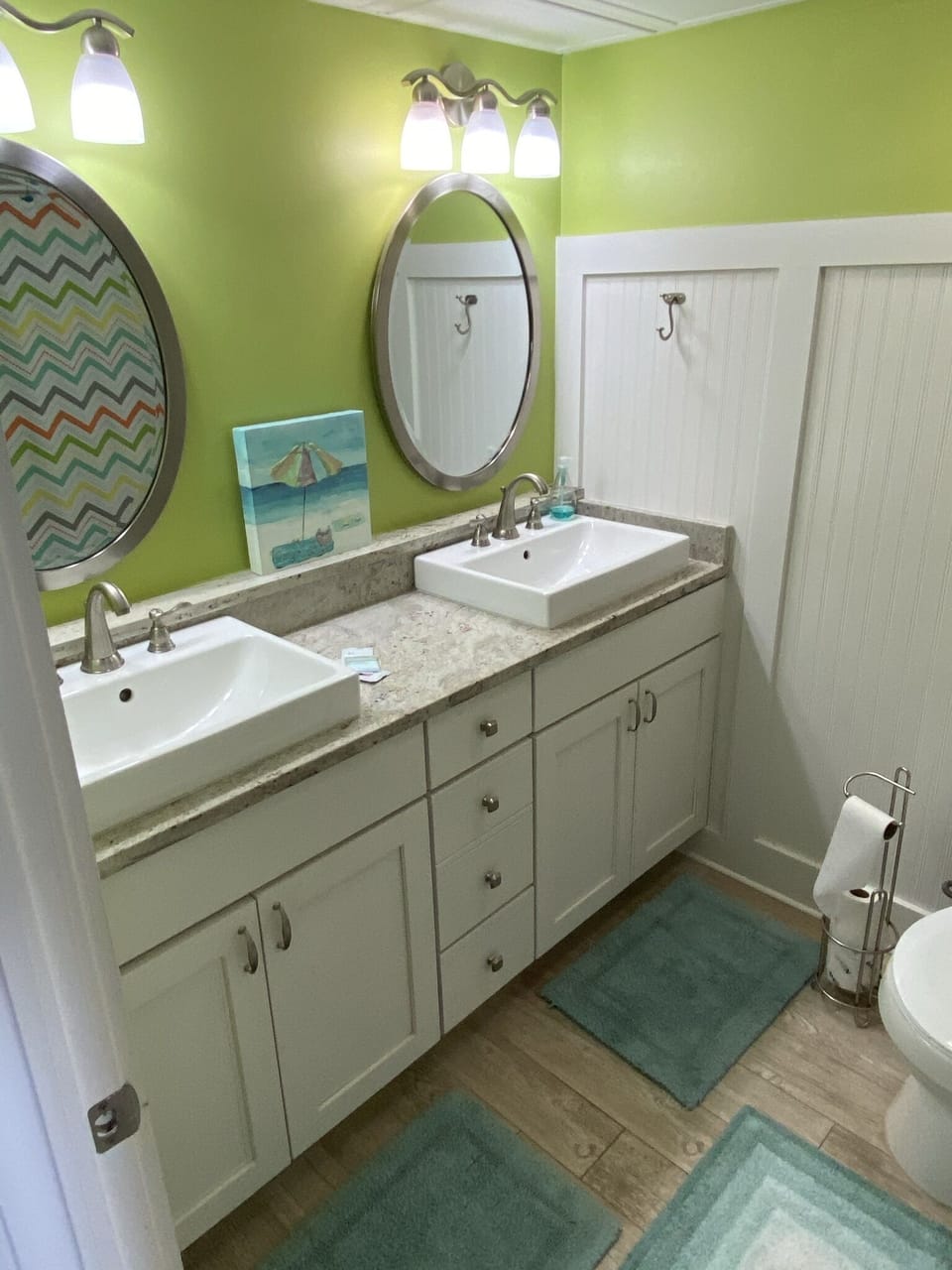 bedroon 2 full stall shower