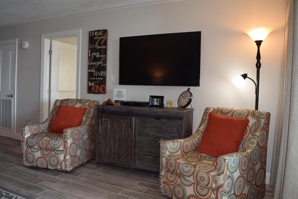 Living Room TV and chairs
