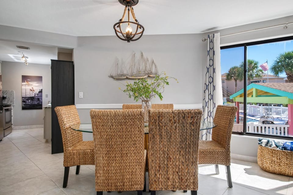 spacious dining area
