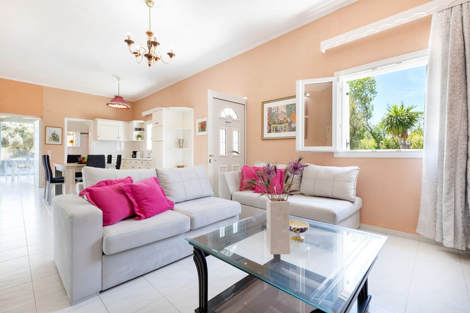 Villa, 3 Bedrooms, Patio, Garden View | Living area