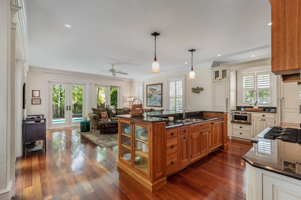 Fully equipped kitchen