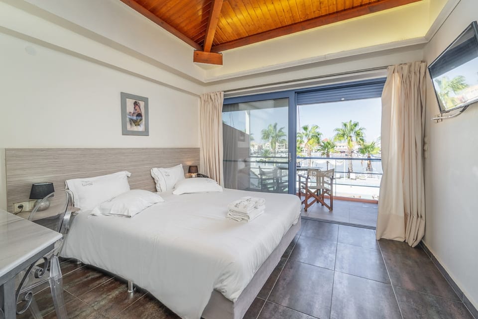 Family Apartment | In-room safe, WiFi (free), bed sheets