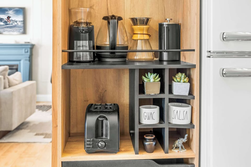 【Coffee Bar】 Enjoy your morning coffee or tea how you like.