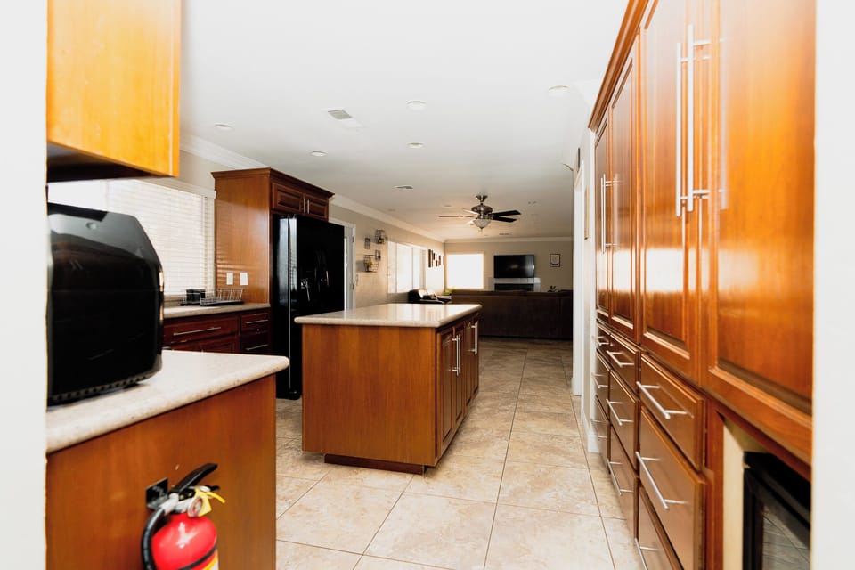 Large island kitchen.