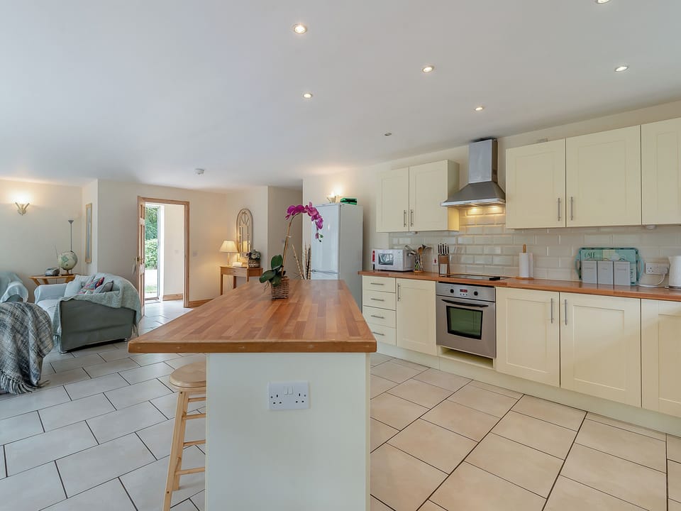 Double bedroom | Honeysuckle Cottage, Oasby, near Grantham