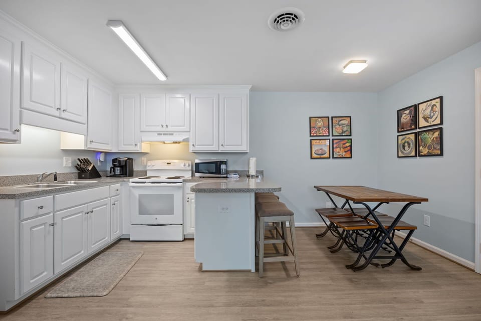 Dining/ Kitchen Area