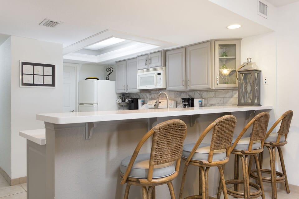 Counter space available for extra seating of up to 4 in the Kitchen Area