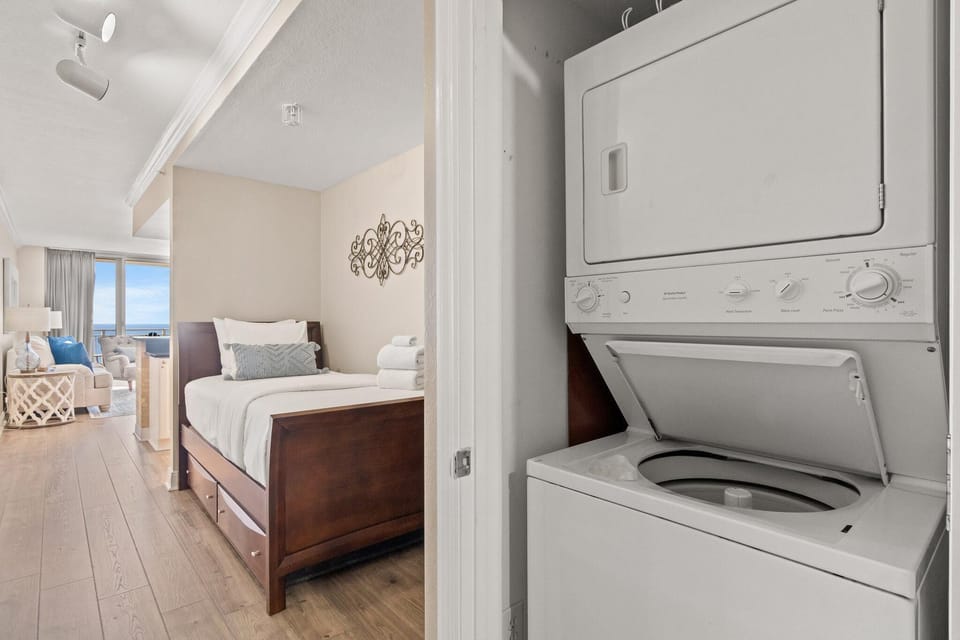 Washer &amp; Dryer, Private/Within Unit