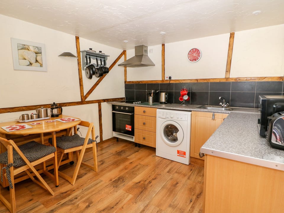 Cottage | Private kitchen | Cookware/dishes/utensils