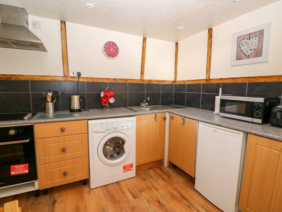 Cottage | Private kitchen | Cookware/dishes/utensils
