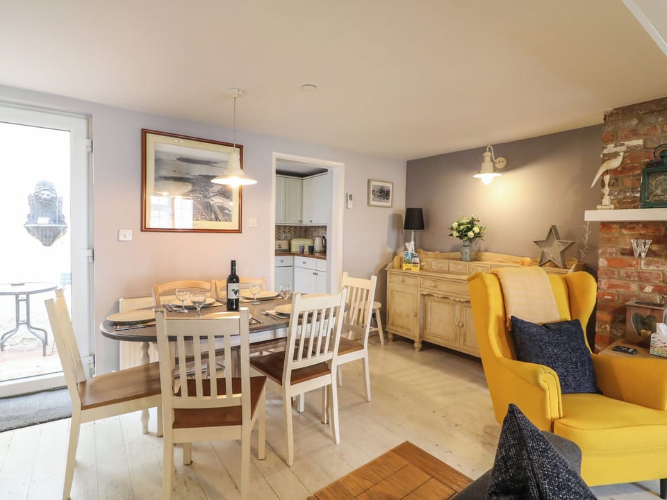 Cottage | Interior