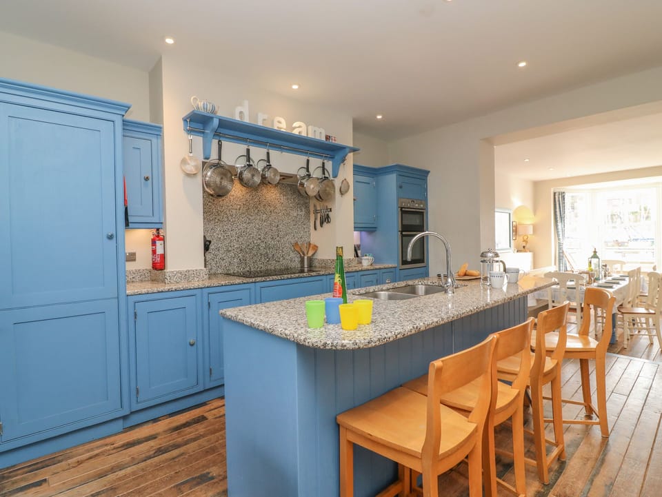 Cottage | Interior