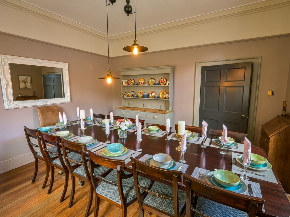 Cottage | Interior
