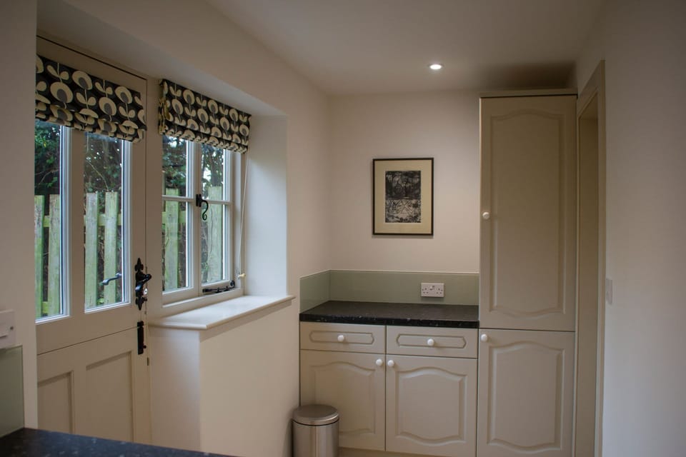 Cottage | Private kitchen | Fridge, microwave, dishwasher, electric kettle