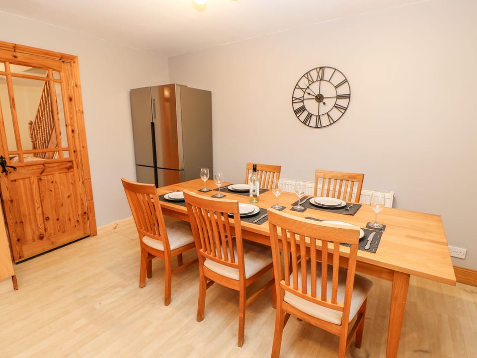 Cottage | Private kitchen | Fridge, dishwasher, electric kettle, toaster