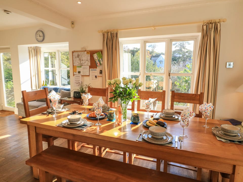 Cottage | Private kitchen | Fridge, dishwasher, cookware/dishes/utensils