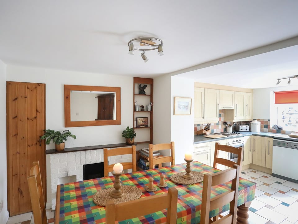 Cottage | Interior