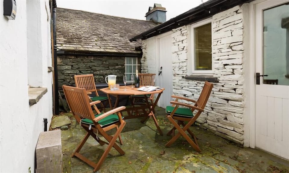 Cottage | Balcony