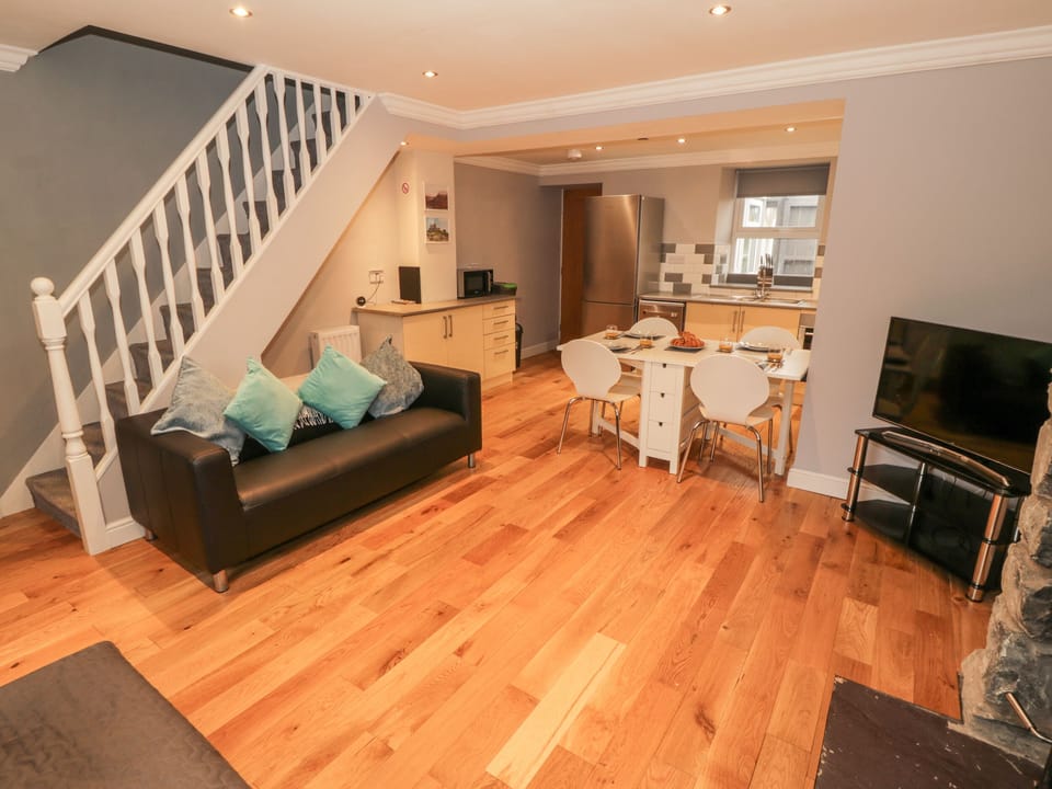 Cottage | Interior
