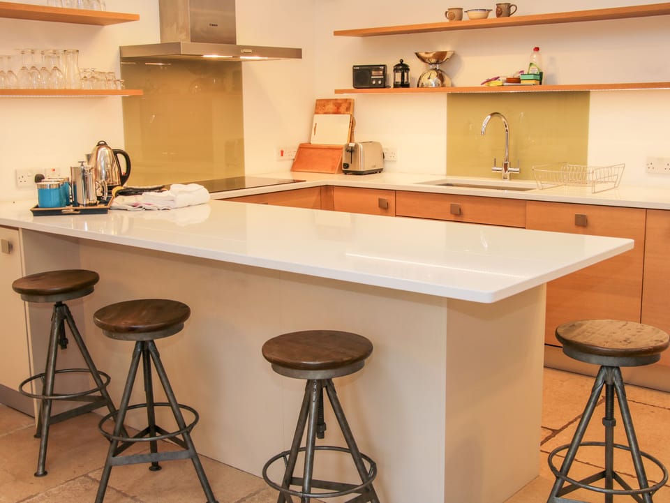 Cottage | Private kitchen | Fridge, microwave, dishwasher, electric kettle