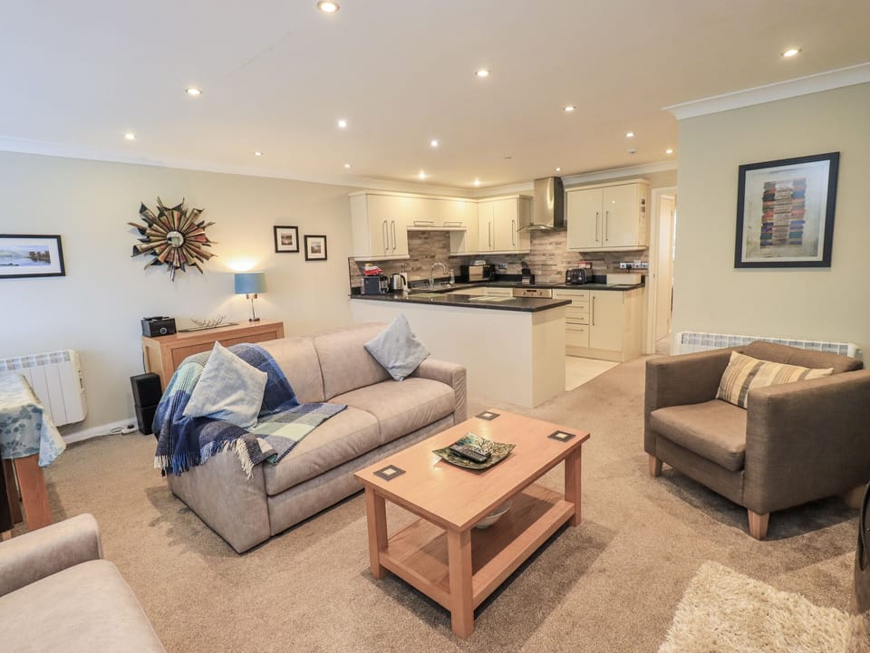 Cottage | Living area | Fireplace, DVD player