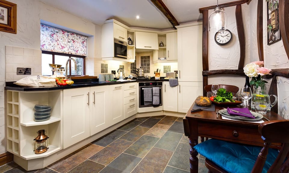 Cottage | Interior