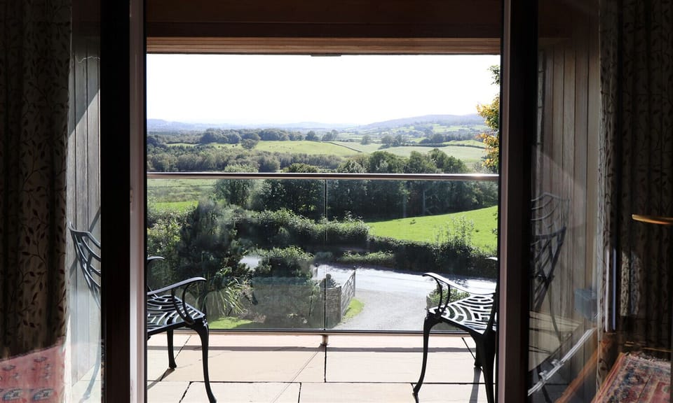 Cottage | Balcony