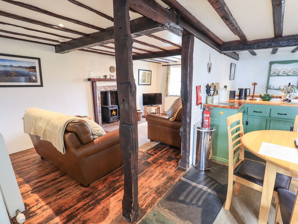 Cottage | Interior