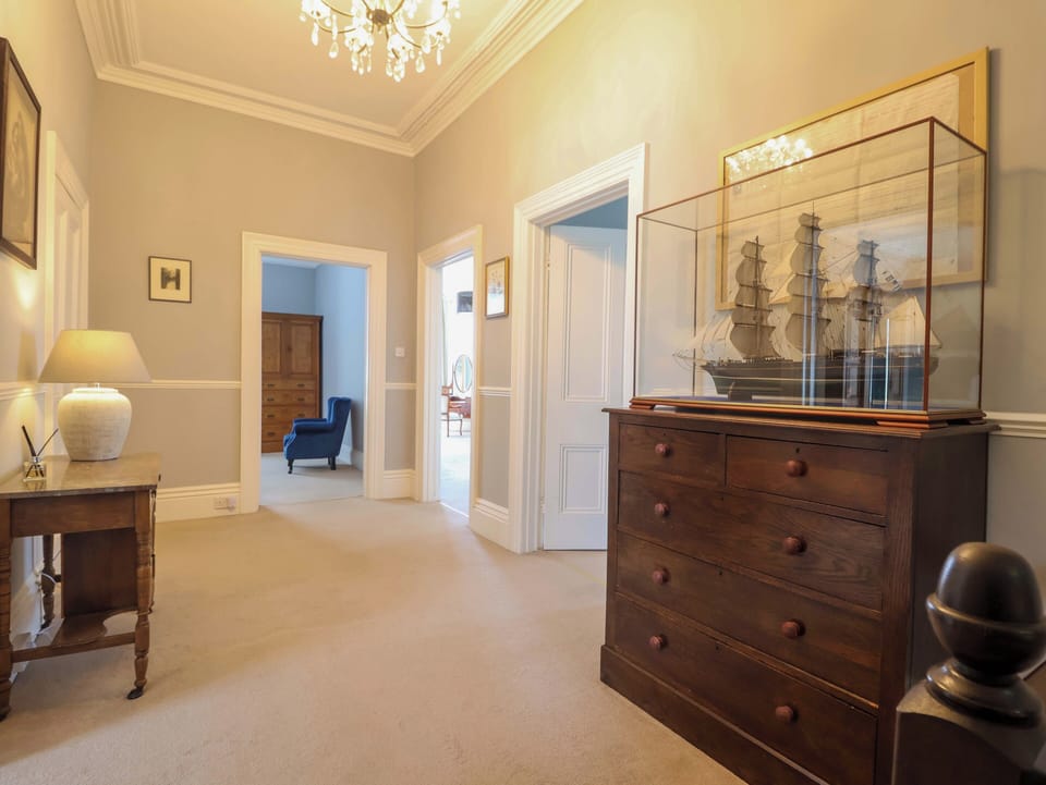 Cottage | Interior