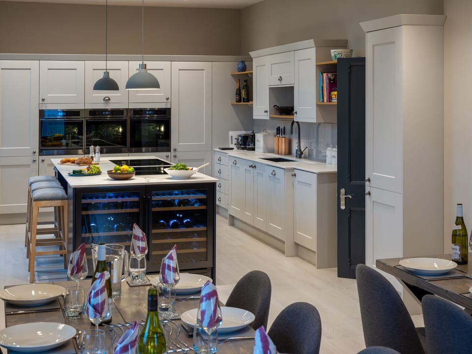 Cottage | Private kitchen | Fridge, dishwasher, electric kettle, toaster