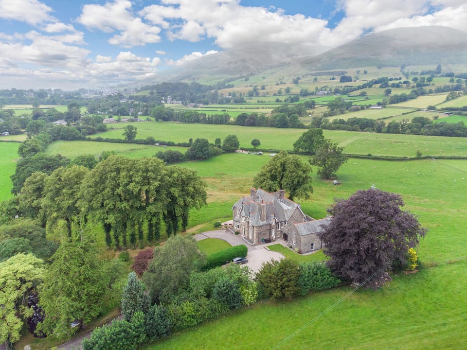 Cottage | Property grounds