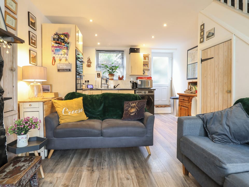 Cottage | Living area | Fireplace