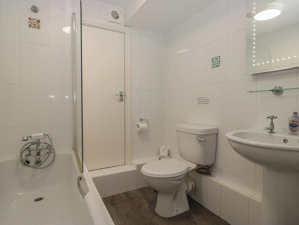 Woodside West Cottage in Bowness-on-Windermere