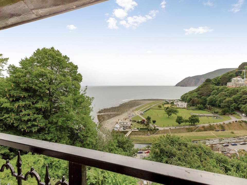 Cottage | Balcony