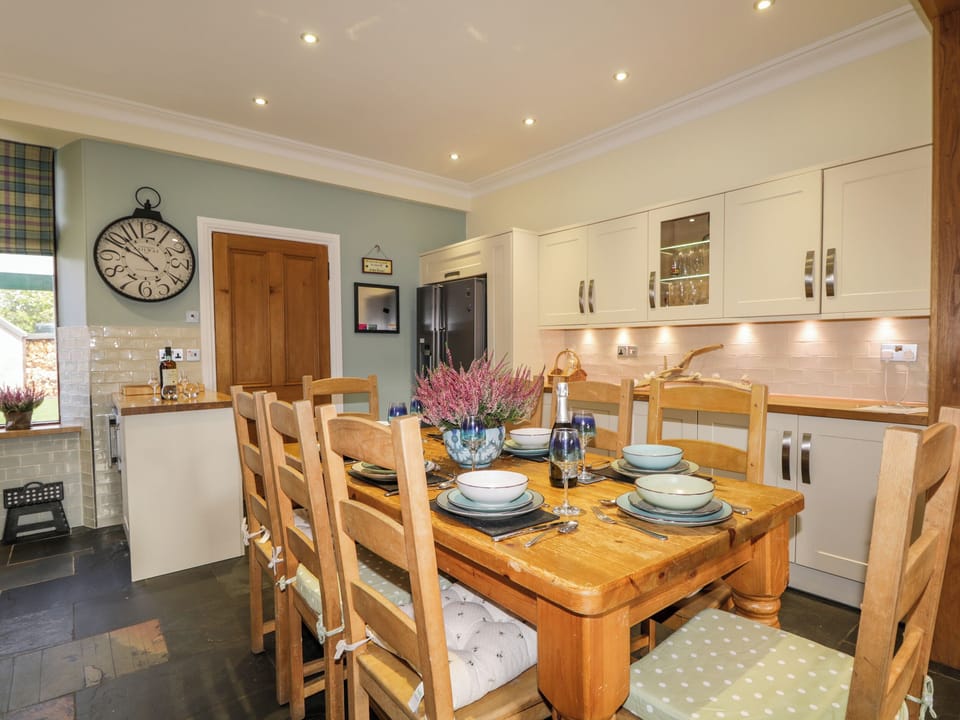 Cottage | Interior