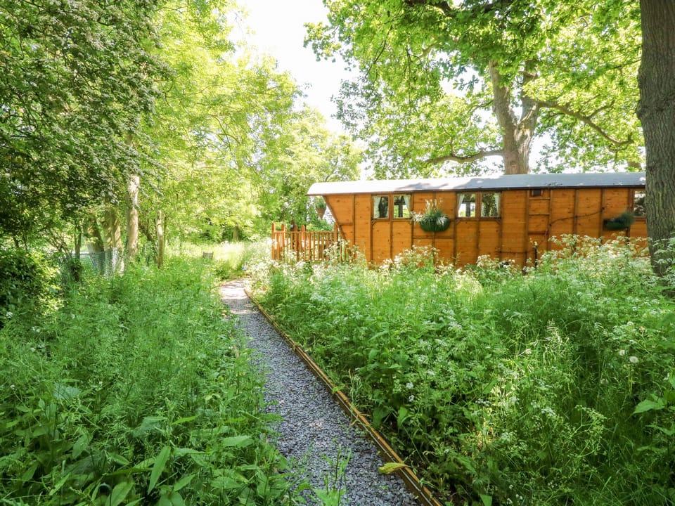Cottage | Property grounds