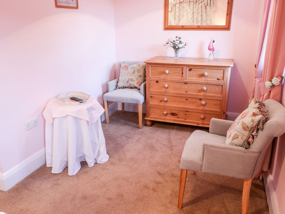 Cottage | 13 bedrooms, individually decorated, individually furnished, free WiFi