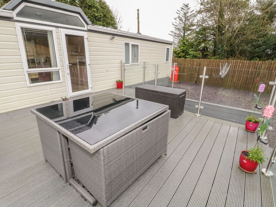 Cottage | Property grounds