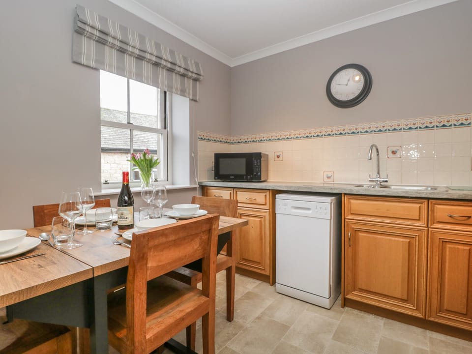 Cottage | Private kitchen | Fridge, dishwasher, electric kettle, toaster