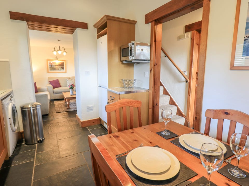 Cottage | Private kitchen | Fridge, dishwasher, cookware/dishes/utensils
