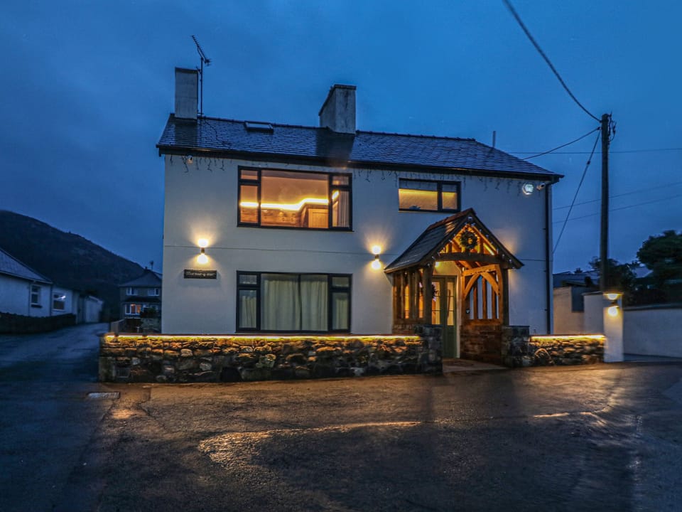 Cottage | Interior
