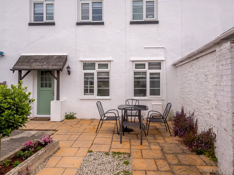Cottage | Balcony