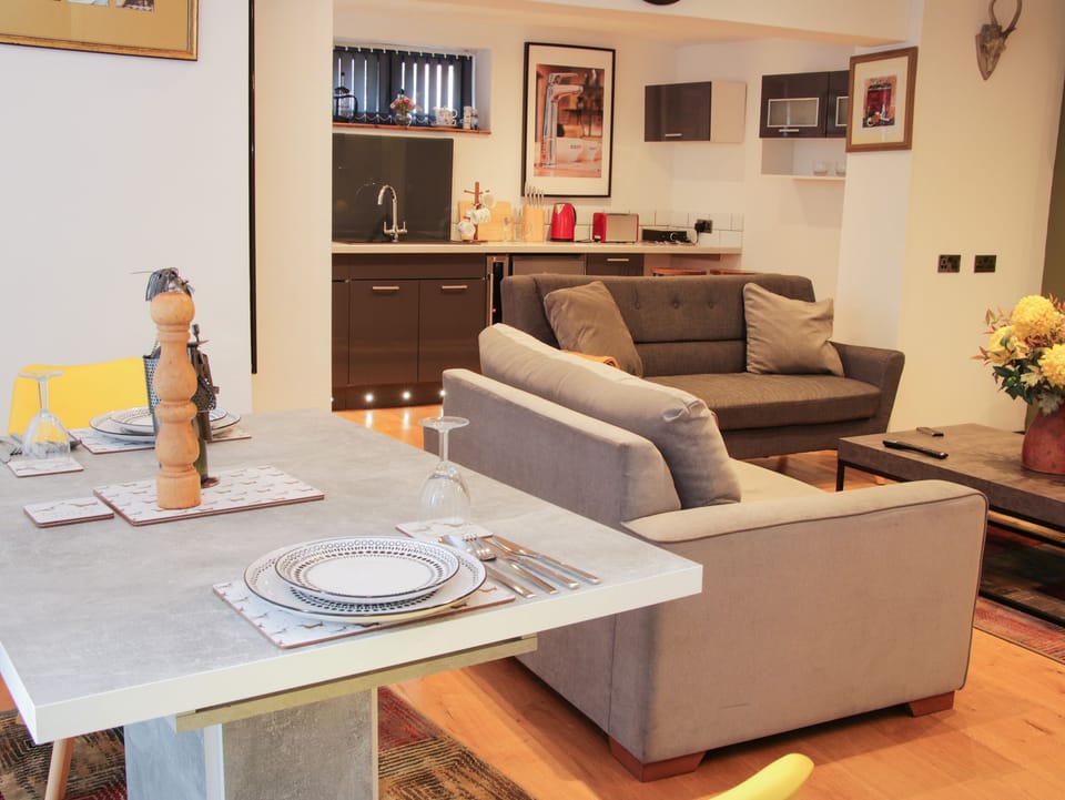 Cottage | Living room | Fireplace