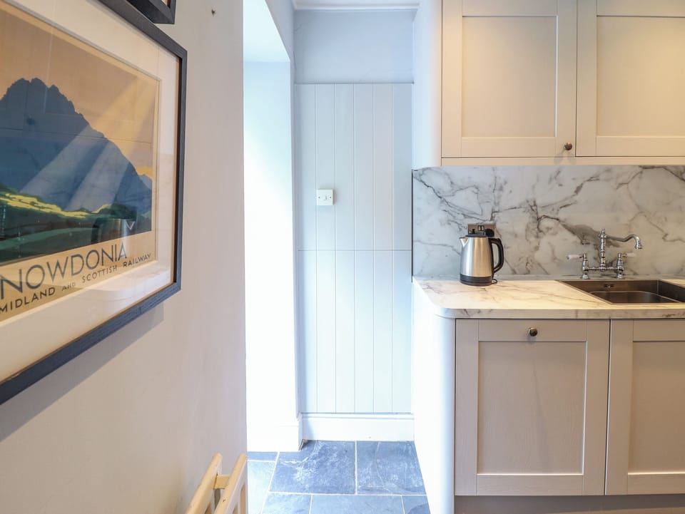 Cottage | Interior
