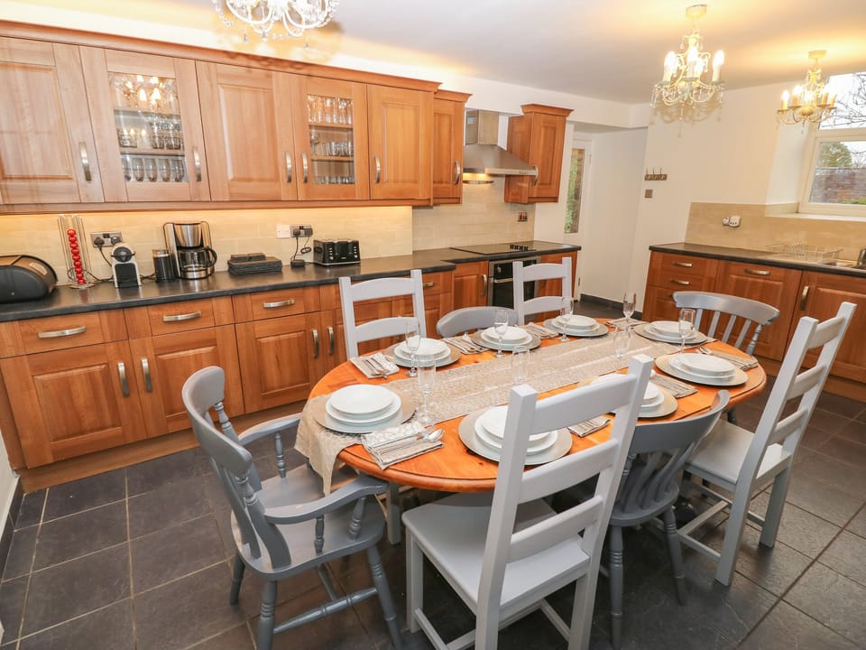 Cottage | Interior