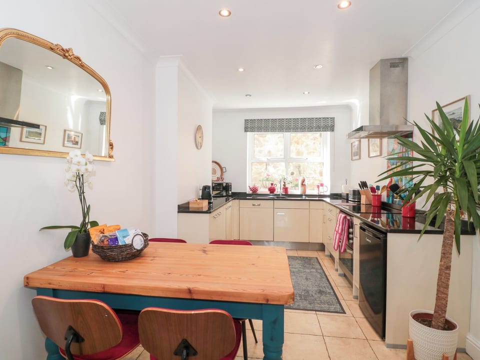 Cottage | Interior