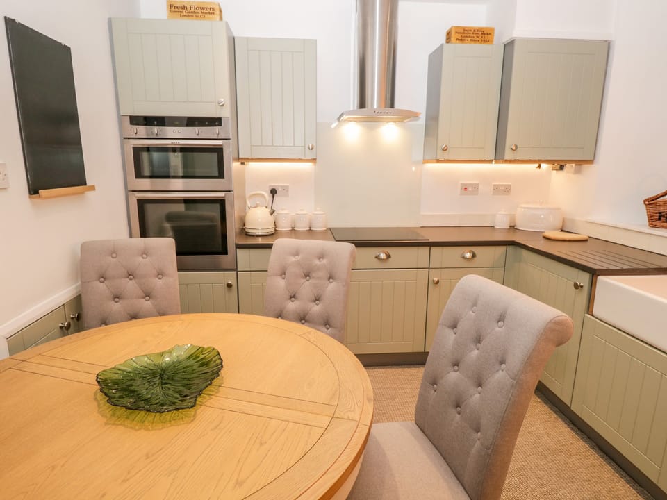 Cottage | Interior