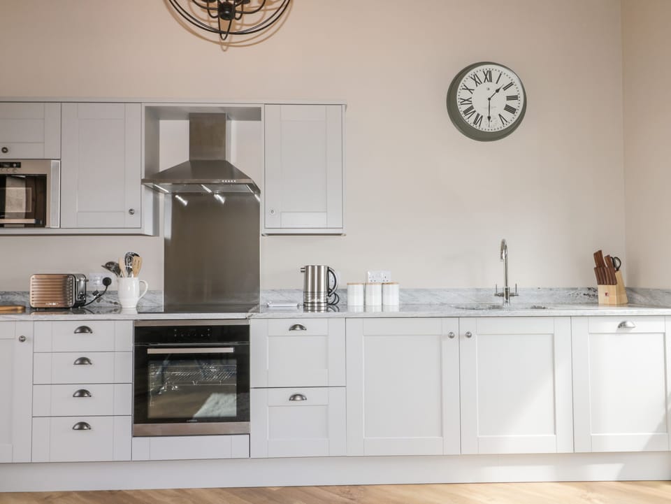 Cottage | Private kitchen | Fridge, microwave, dishwasher, electric kettle